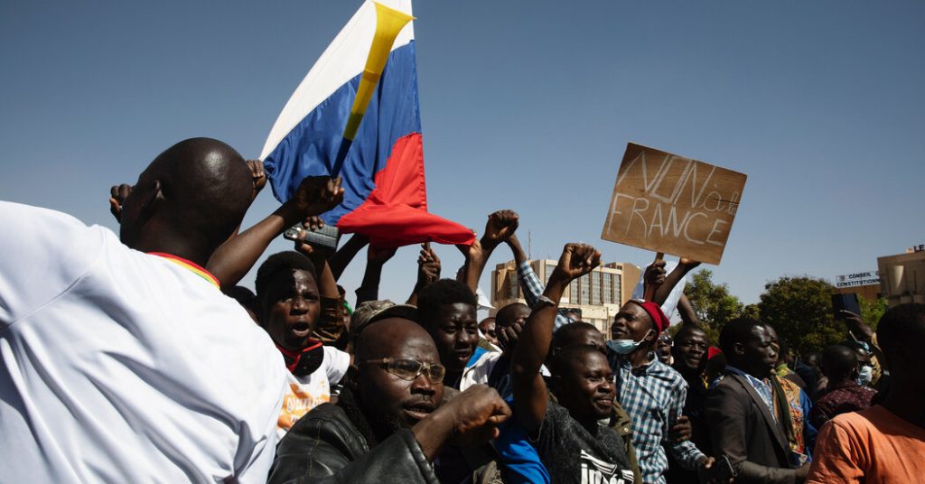 After Coup in Burkina Faso, Protesters Turn to Russia for Help