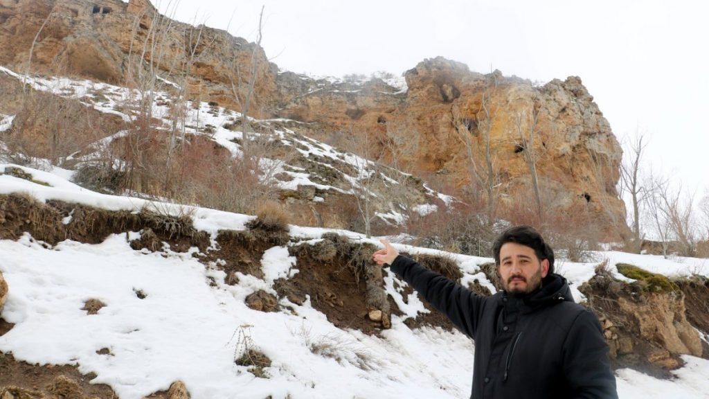 Sivas’ta efsanelere bahis olan mağara dikkat çekiyor