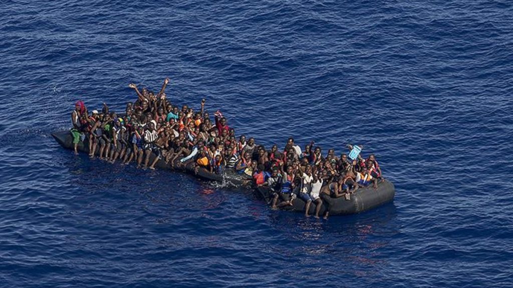 Libya açıklarında 125 sistemsiz göçmen kurtarıldı