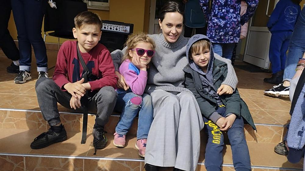 Angelina Jolie meets with children in western Ukraine